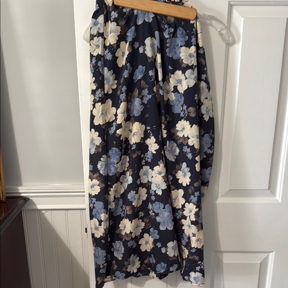 90s floral midi  Skirt in Blue and Cream